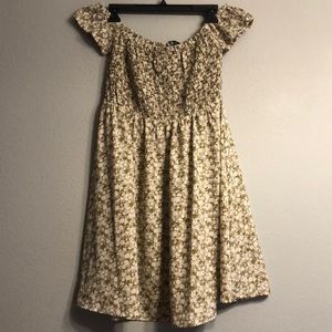 Cap sleeve dress by Simplee.  New with tags. XL